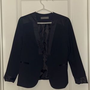 Neckless black blazer